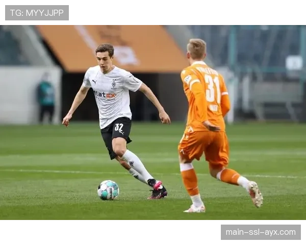 官方:门兴格拉德巴赫与功勋老将诺伊豪斯续约一年。 官方:门兴格拉德巴赫与功勋老将诺伊豪斯续约一年。