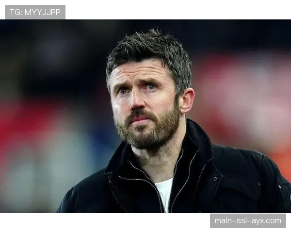 曼联2-1锁定欧冠，卡里克复刻穆帅经典变阵三中卫